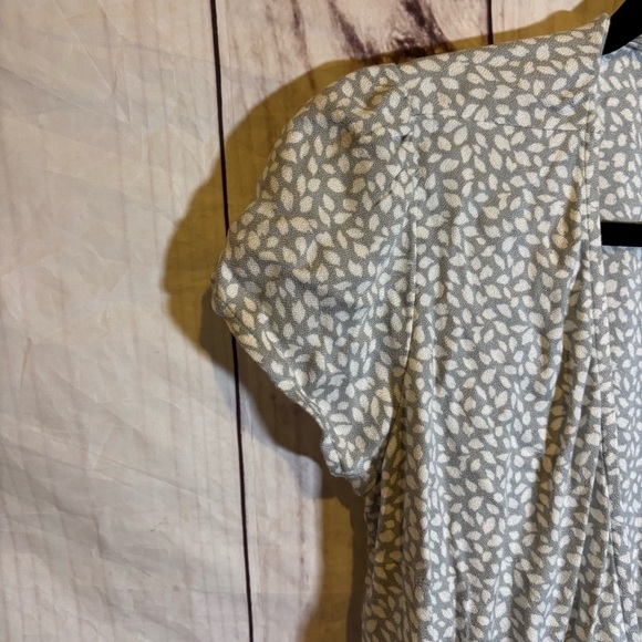 Abercrombie and Fitch Short Sleeve Elegant Patterned Gray Wrap Dress NWT Small - Picture 5 of 7